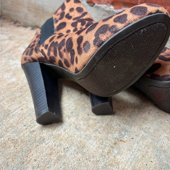 Madden Girl Womens 6 Leopard Animal Print Chunky Heel Ankle Boots Booties - Picture 6 of 8